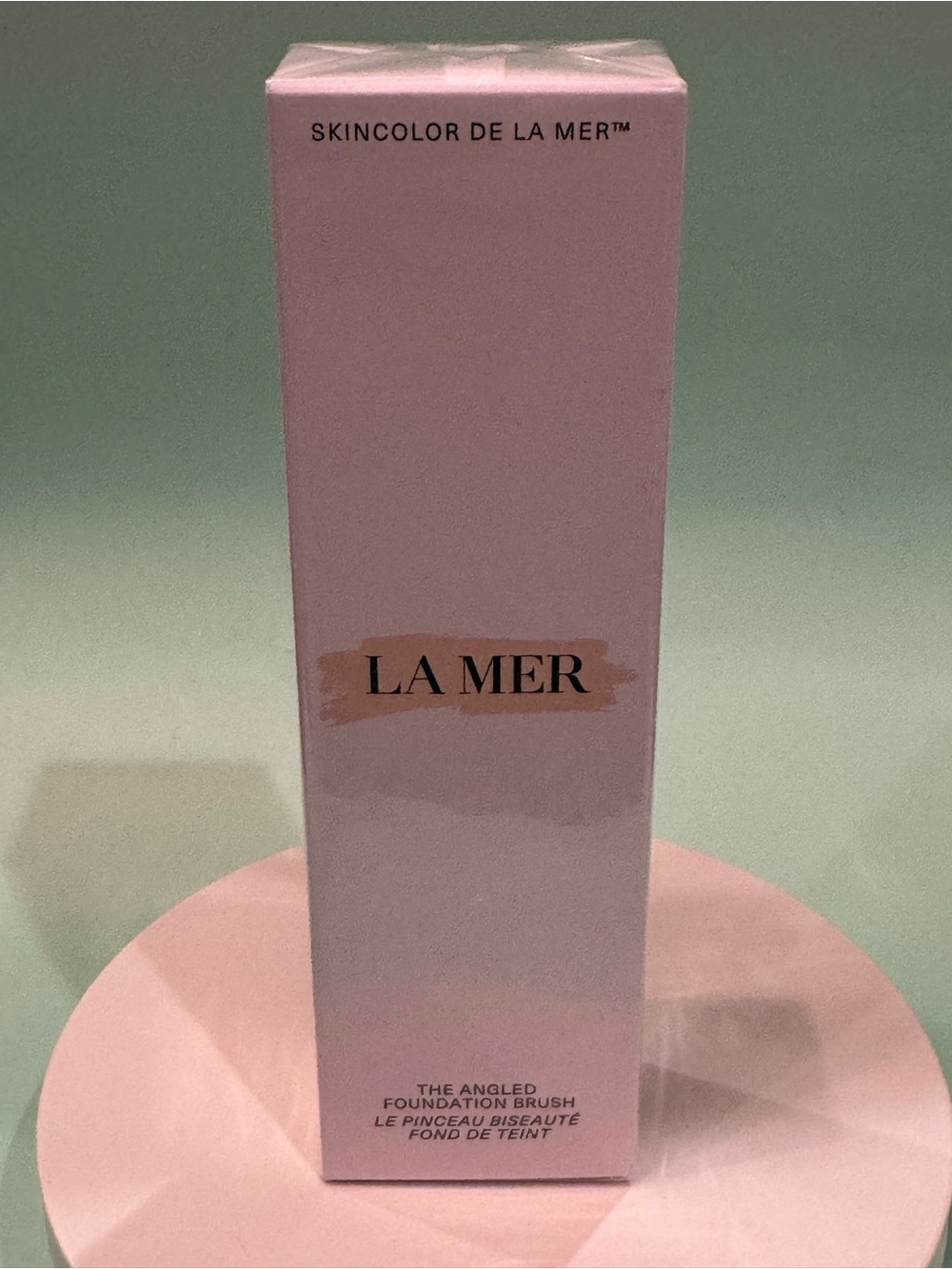 La Mer Angled Foundation Brush 🎉